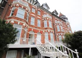 1e, Lennox Mansions, Clarence Parade, Southsea PO5 2HZ