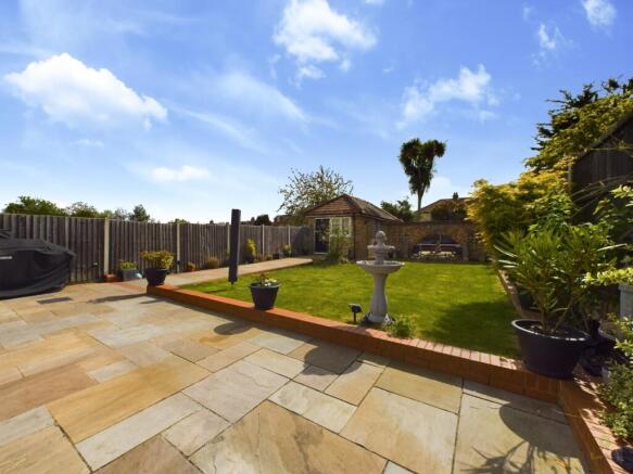 CAM03418G0-PR0049-STILL024