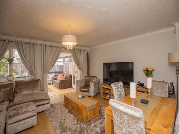 9 Thetford Avenue