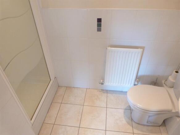 En-suite to master bedroom