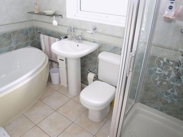 Family Bathroo...