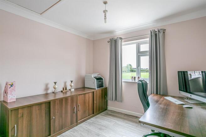 BEDROOM FIVE 