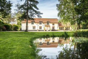 Manor Barn, Norwich Road, Norwich NR9 5BZ