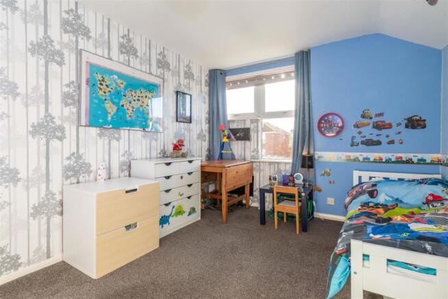 bedroom 2 2.jpg