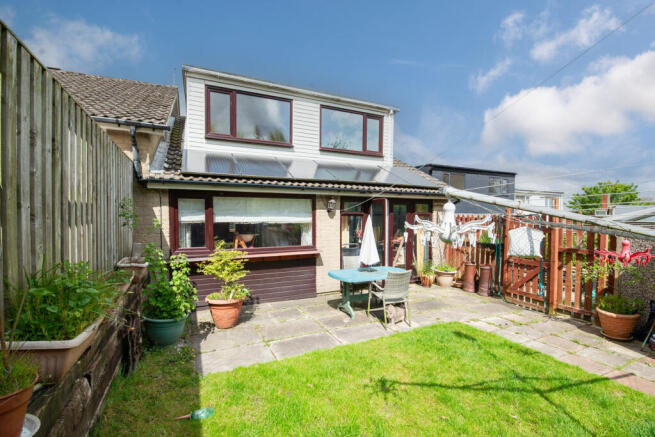 5 bed Semi-Detached for sale Image 12