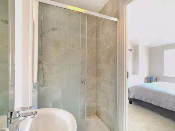 Ensuite/Bathroom