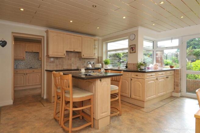 BREAKFAST KITCHEN