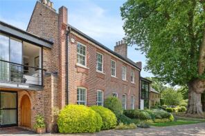 3 Weir House, Old Mill Close, Uxbridge UB8 2BS