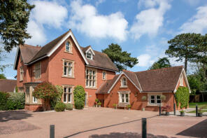 15 Professors House, Berkeley Crescent, Nottingham NG12 2NW