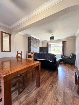 2 bed House for sale Image 5