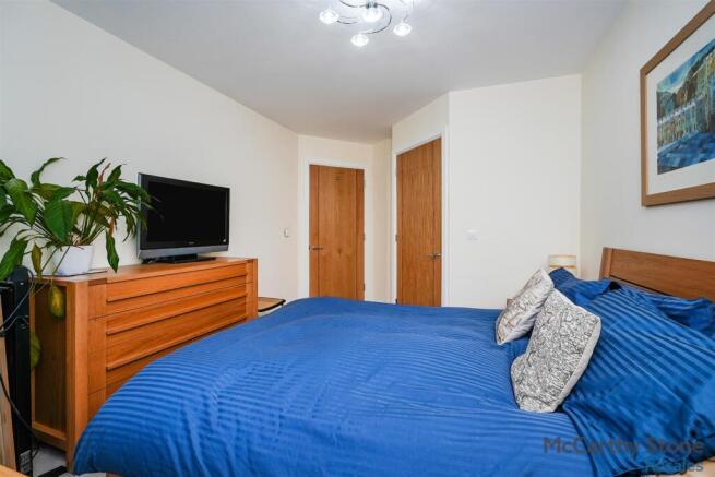 2 bed Apartment for sale Image 9