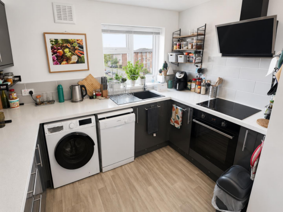 KITCHEN 2 NEW.png