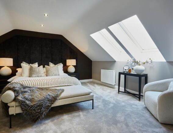 5 bed Detached for sale Image 9