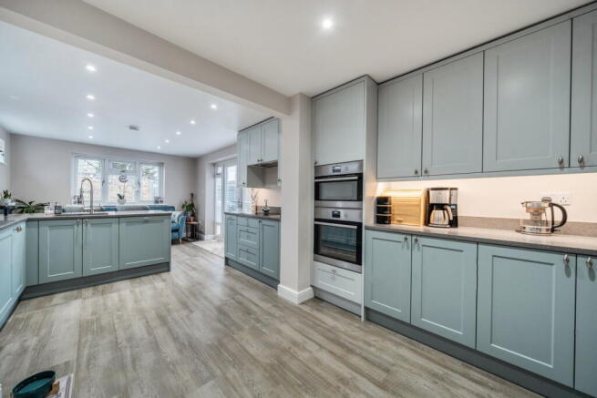 3-bed terraced on Antrim Close, Basingstoke RG22 5BS, £350,000