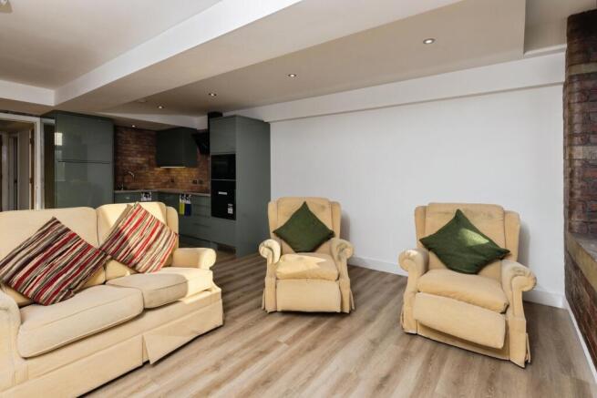 2 bed Apartment for sale Image 4