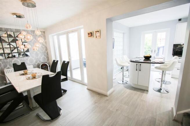 Kitchen/Breakfast Room