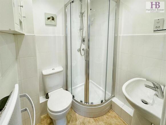 2 bed Apartment to rent Image 8