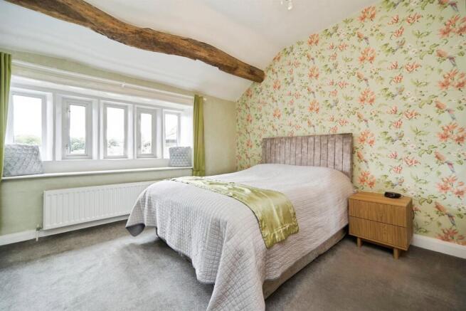 4 bed Semi-Detached for sale Image 6