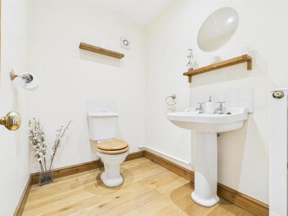WC/CLOAKROOM