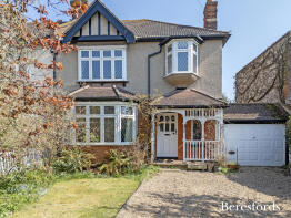 26, Courtenay Gardens, Upminster RM14 1DD