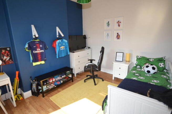 BEDROOM 2