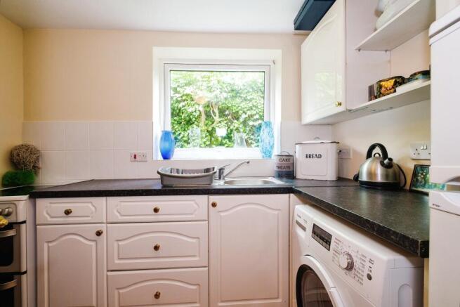 Kitchenette, Annexe