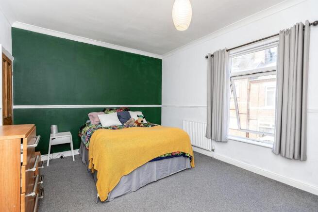 2 bed Terraced to rent Image 5