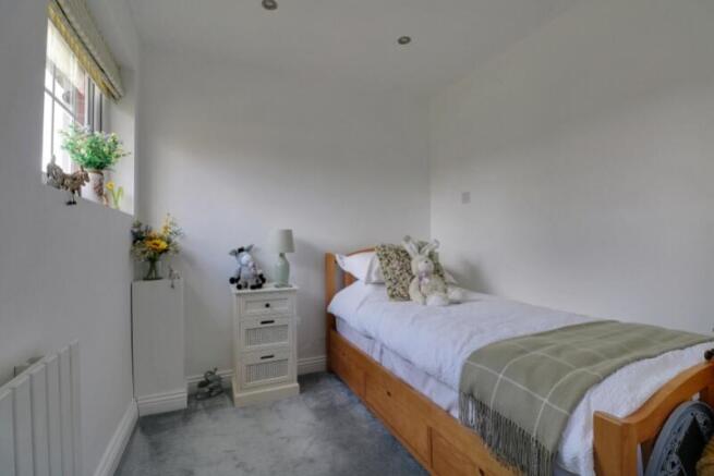 2 bed Semi-Detached Bungalow for sale Image 12