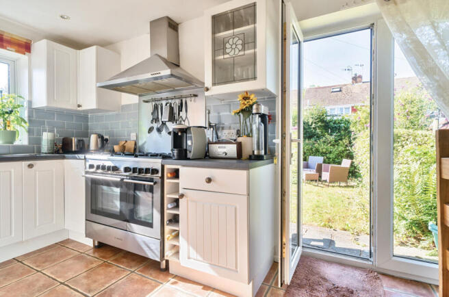 1320358-7-686d470...