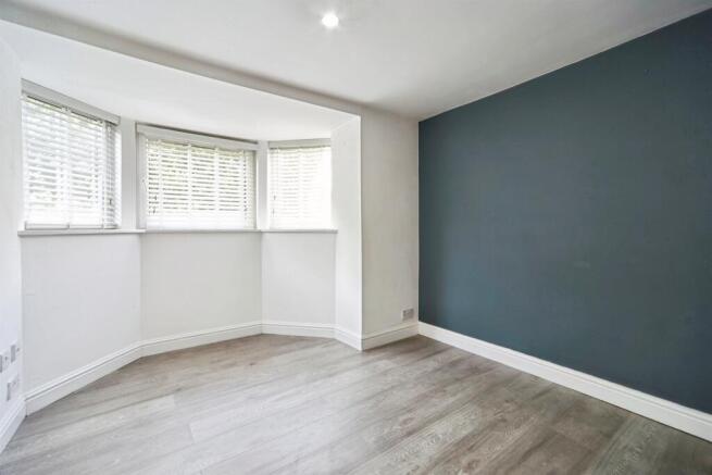 2 bed Apartment for sale Image 5