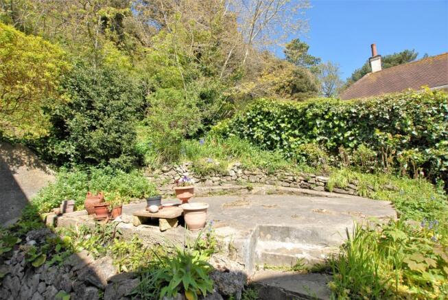 Side garden