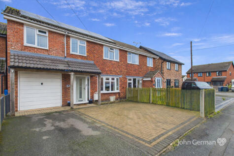 Cedar Close, Uttoxeter