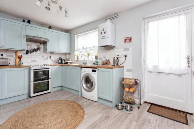 Thrupp Close, Castlethorpe, Milton Keynes, MK19 photo 4