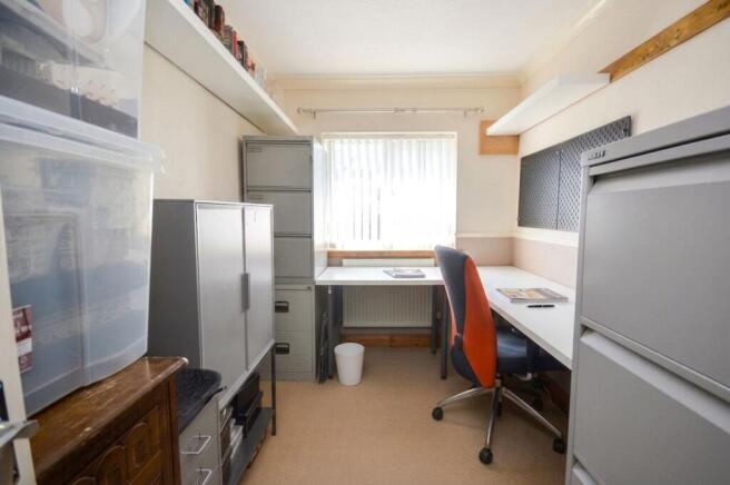 3 bed Terraced for sale Image 11