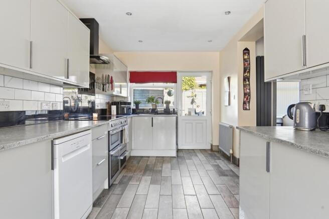 4 bed Semi-Detached for sale Image 6
