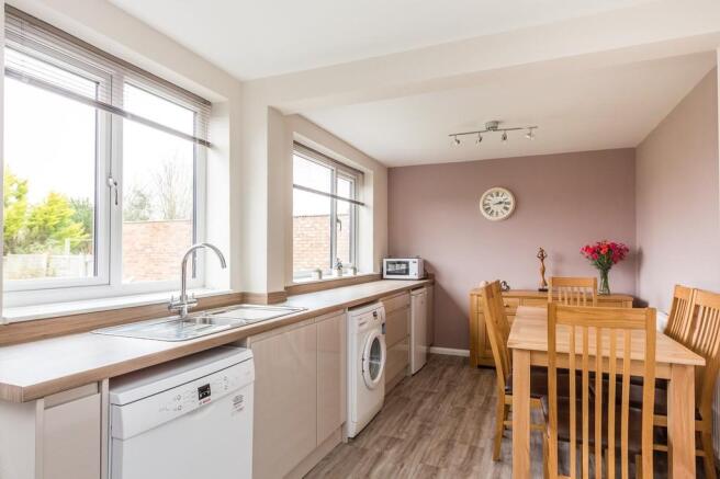 Kitchen/dining ro...