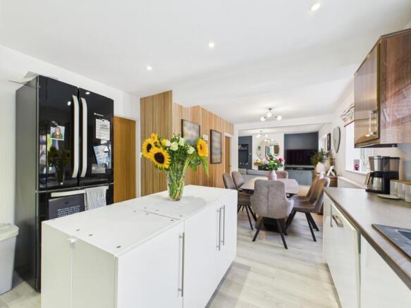 Kitchen/Dining