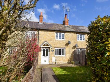 St. Michaels Court, Ashton, NN7