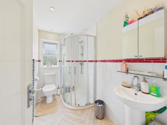 4 bed Detached for sale Image 12