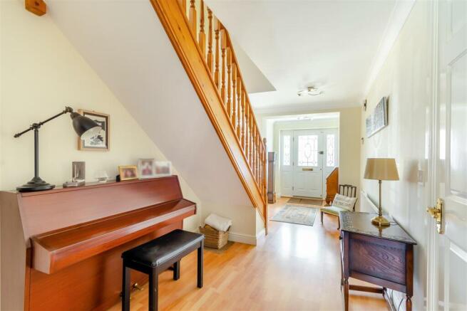 8547986-interior12.jpg