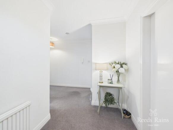 2 bed Apartment for sale Image 6