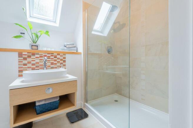 ENSUITE SHOWER