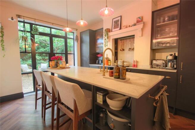 3 bed Semi-Detached for sale Image 7