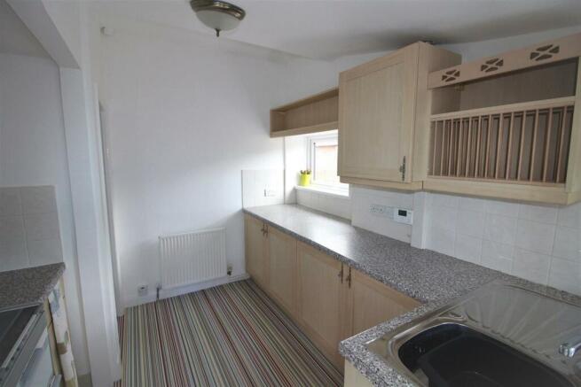 37 Monkseaton Dr-Kit2.JPG