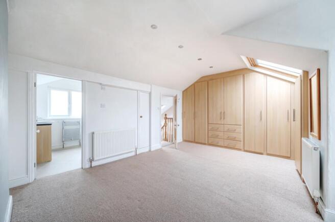 4 bed Terraced for sale Image 10