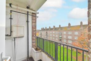 33, Cherry Close, Tulse Hill, London SW2 2EY