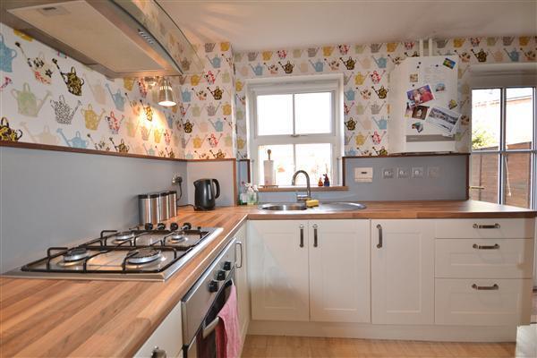 KITCHEN: