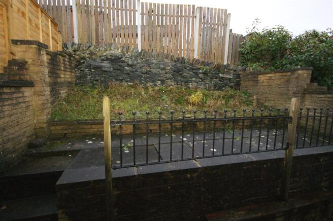3 bed Terraced to rent Image 10