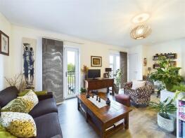 Flat 11, 21, Orchard Farm Avenue, East Molesey KT8 0AJ