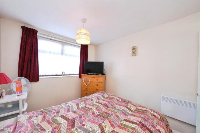 4 bed Semi-Detached for sale Image 10